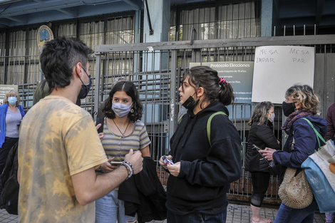 Los jóvenes en las PASO 2021: una campaña "cringe" que no los sedujo