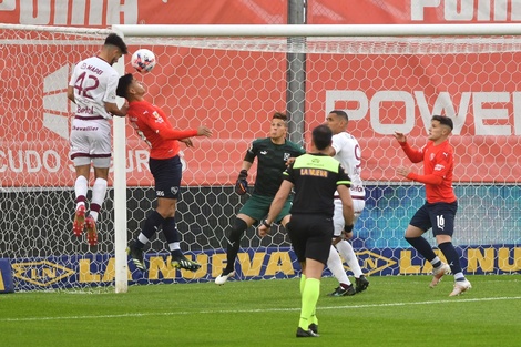 Liga Profesional: Lanús le ganó 1-0 a Independiente y manda en soledad