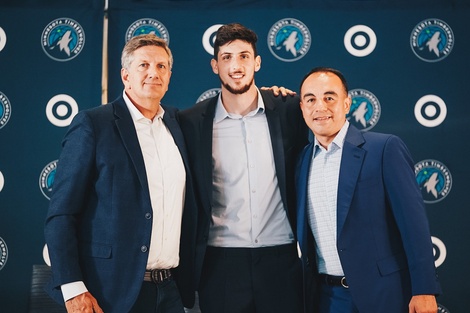 Leandro Bolmaro ya es NBA: fue presentado en los Minnesota Timberwolves