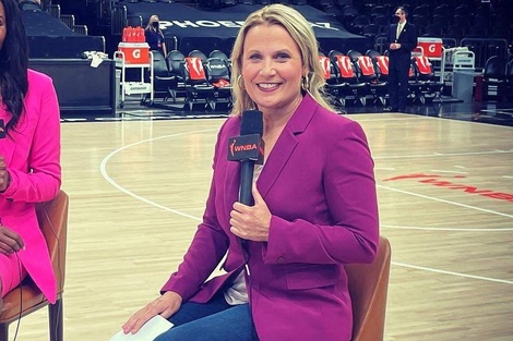 NBA: Lisa Byington, la voz oficial de la franquicia Milwaukee Bucks