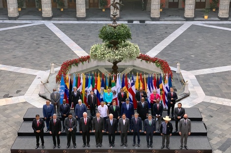 Representantes de los 31países miembros en la foto de la cumbre.