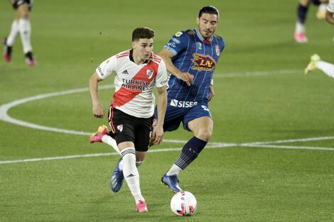 River superó con sufrimiento a Arsenal y está segundo en el torneo