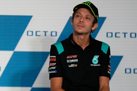 Valentino Rossi deja las dos ruedas y se sube a las cuatro