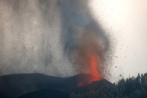 Una nueva erupción del volcán genera más complicaciones en la Isla de Palma