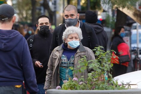 Los barbijos podrán dejar de usarse desde el viernes 1º de octubre.