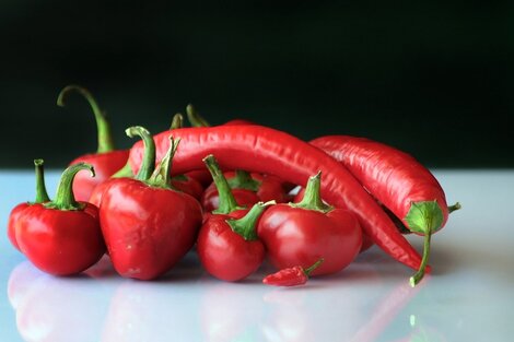 Anmat prohibió un ají picante, una miel natural y un desinfectante