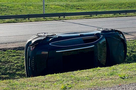 El publicista Ramiro Agulla sufrió un duro accidente de tránsito: volcó con su auto y resultó ileso