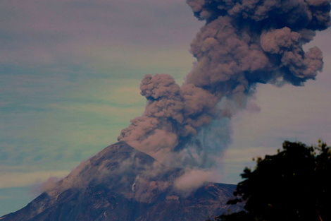 El Volcán de Fuego entró en erupción en Guatemala