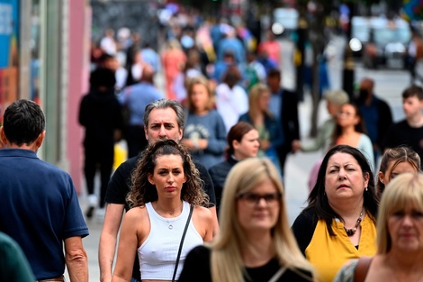 "Con el tiempo la covid-19 se convertirá en un resfrío": la sentencia de una investigadora británica