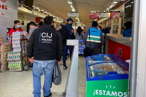 Allanamientos en el Barrio Chino por alimentos en mal estado: vendían tiburone y moluscos