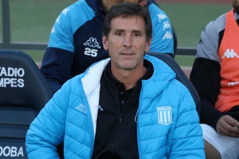 Racing busca recuperarse y visita a Argentinos