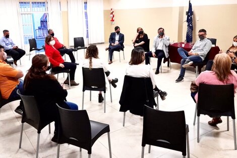 La Comisión durante el último encuentro con asociaciones civiles.