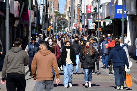 Córdoba flexibilizó la circulación pero no el uso del barbijo