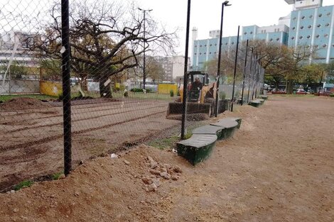 Parque Centenario: avanzan las excavadoras sobre el último potrero