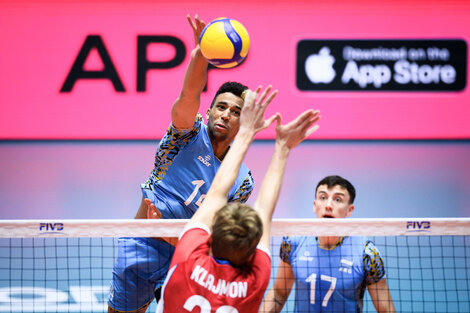 Argentina debió dar vuelta un 7-10 en el tie break para quedarse con el triunfo.