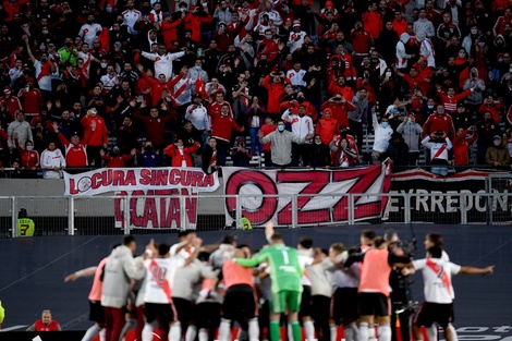 El control de público falló en el estadio Monumental