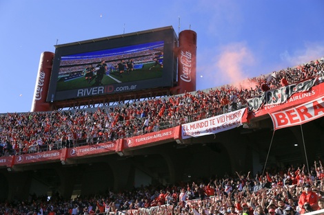 Imputaron a los presidentes de River y Vélez por el exceso de público