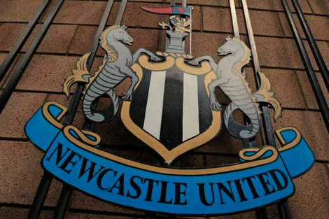 Revolución en el fútbol europeo: a través de un fondo de inversión, la familia real saudí compró al Newcastle