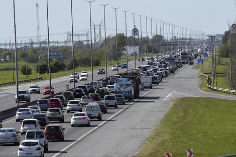 Fin de semana largo: mucho movimiento en las rutas, Retiro y Aeroparque