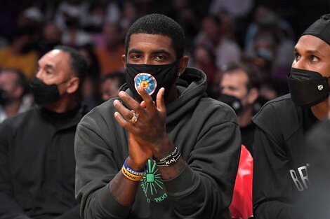 Kyrie Irving no quiere vacunarse y pierde por eso 381.000 dólares por partido