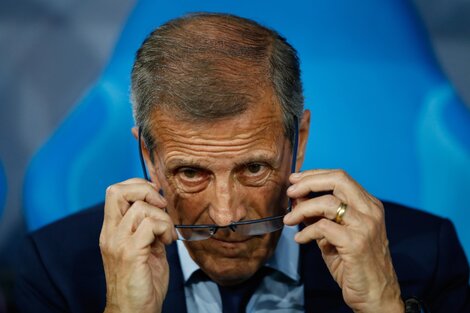 Oscar Tabárez considera que es difícil contar con De Arrascaeta y Giménez