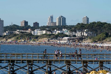 Punta del Este, uno de los destinos que eligen los argentinos en Uruguay. 