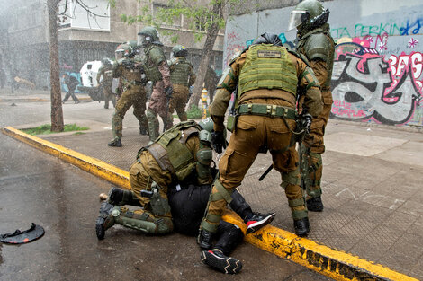 Chile: denuncian a Carabineros por una muerte durante la represión a la marcha indígena