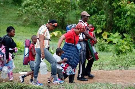 En 2021, un récord de 19 mil niños migrantes cruzaron la peligrosa selva del Darién rumbo a EE.UU.  