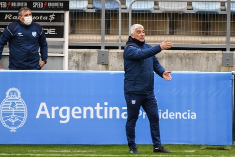 Omar De Felippe dejó de ser el DT de Atlético Tucumán