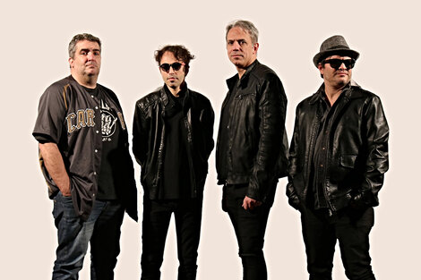 La banda regrabó en inglés la pista de vos del disco Locura. 