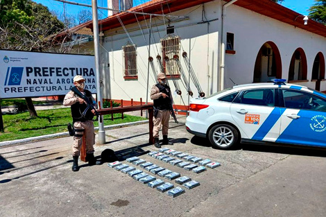 Misterioso rescate en el Río de la Plata: dos náufragos y un muerto con 37 kilos de cocaína