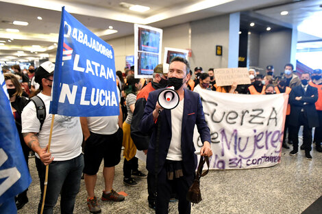 Tensión en Aeroparque por una protesta de trabajadores de Latam