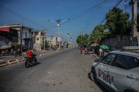 Calles vacías por el paro en la maltratada nación caribeña.