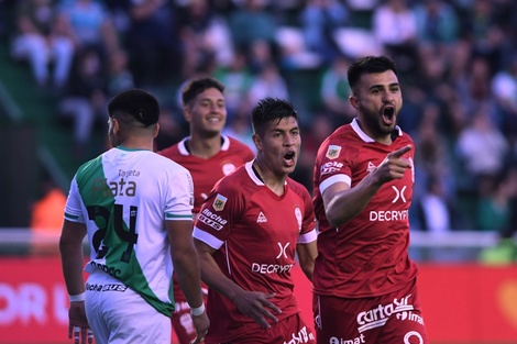 Huracán goleó a Banfield y llega en alza al clásico con San Lorenzo