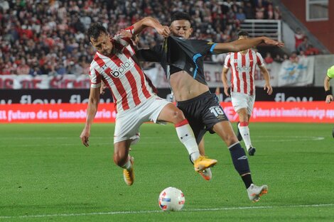 Estudiantes rescató un punto agónico ante Atlético Tucumán