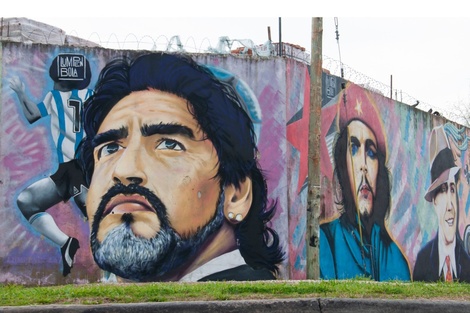 La figura de Maradona en las calles