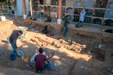 España: hallan dos fosas que podrían contener restos de hasta 150 fusilados en  la Guerra Civil