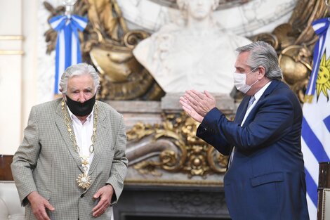 Pepe Mujica, condecorado por Alberto Fernández con el Collar de la Orden del Libertador San Martín