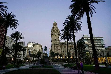 Uruguay abre las fronteras para todos los extranjeros vacunados