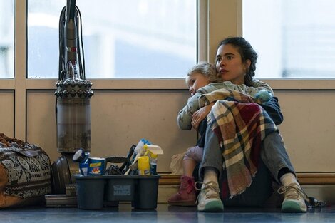 Las cosas por limpiar, la serie que muestra la doble violencia sobre la mujer y los recuerdos que me despertó
