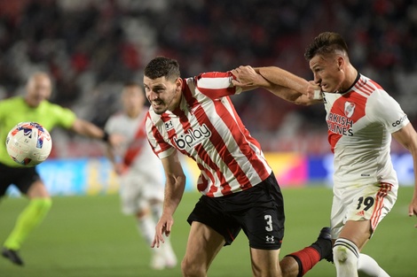 River no pudo con Estudiantes pero se llevó un punto valioso