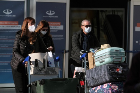 En el primer día de fronteras abiertas ingresaron 1300 turistas