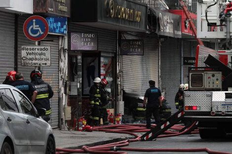 Gran incendio en una galería de Floresta