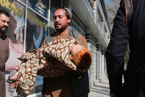 Al menos 25 muertos por un ataque suicida contra un hospital militar en Kabul