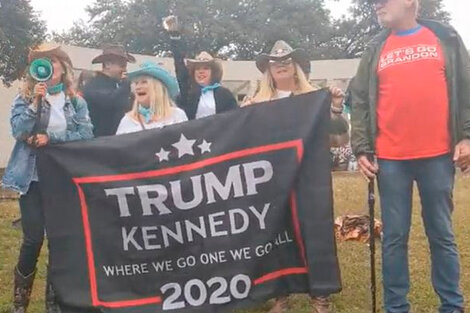 Una más de QAnon: esperaban que Kennedy Jr "reviviera" este martes en Texas.