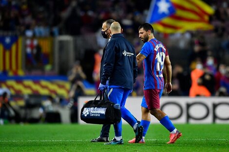 Los médicos de la AFA viajaron a Barcelona para asistir al Kun Agüero