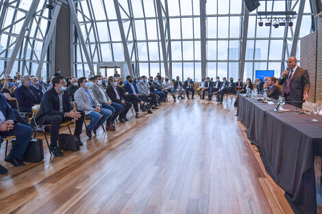 Manzur con intendentes y concejales de Córdoba en el Centro Cultural Kirchner. (Fuente: Prensa Jefatura de Gabinete)