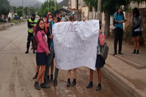 Estudiantes de otro colegio denunciaron acosos de un docente 