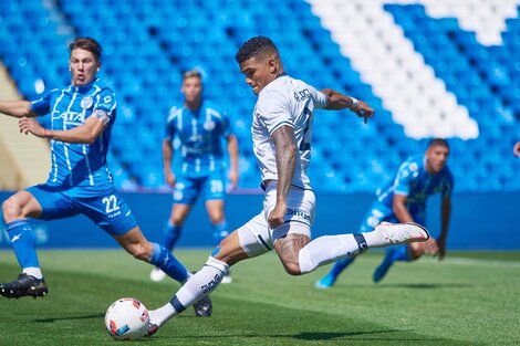 Talleres ganó en Mendoza y le puso presión a River