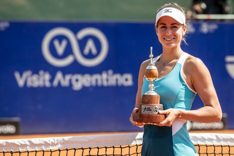 La húngara Bondar celebró el título en el Argentina Open